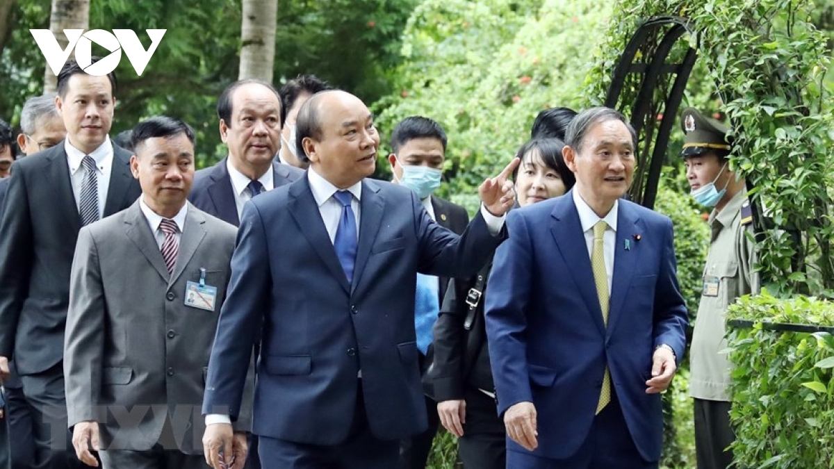 Japanese Prime Minister visits President Ho Chi Minh relic site